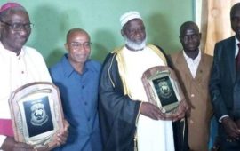 Conakry : El Hadj Mamadou Saliou Camara et Mgr Vincent Coulibaly bénéficient des lauréats  Palm National