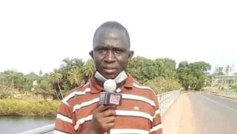 Conakry : Un  journaliste arbitrairement  arrêté  à cause d’un écrit  sur la cheffe de Cabinet du ministère de la jeunesse