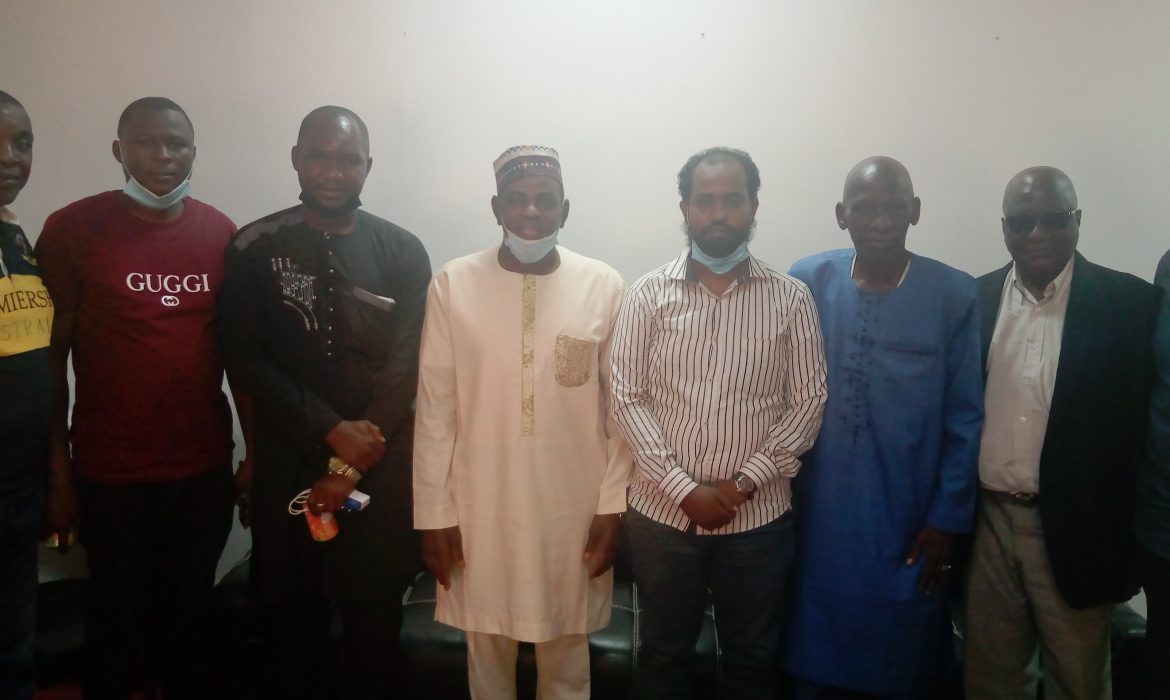 Partenariat :Le président du CNP-Guinée,El Hadj Mohamed Habib Hann, reçoit des délégations du Quatar et celle du « Groupe  Nigerian »