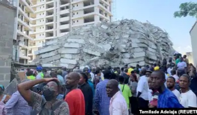 Nigéria: L’immeuble qui s’est effondré à Lagos a fait au moins 4 morts