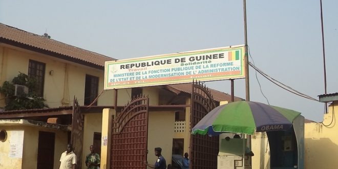 Guinée: 801 fonctionnaires et contractuels permanent radiés des effectifs de la fonction publique pour abandon de poste