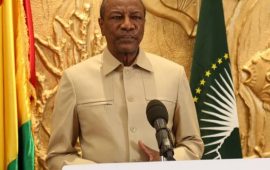 Guinée: L’ex-président Alpha Condé autorisé à quitter le pays une fois de plus