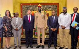 Diplomatie : Présentation de lettres de créance de cinq Ambassadeurs au Chef de l’État, Colonel Mamadi Doumbouya