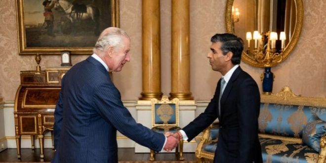 Royaume-Uni: Rishi Sunak devient officiellement Premier ministre
