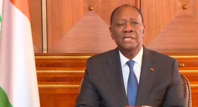 Les 46 soldats ivoiriens condamnés au Mali “regagneront bientôt le sol ivoirien”, promet Ouattara