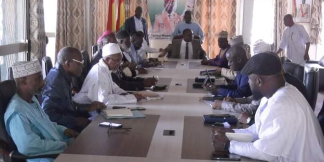 Dialogue politique : le Premier ministre, Dr Bernard Goumou rencontre les forces vives de Guinée au centre islamique de Donka