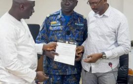 Guinée : Remise du rapport d’inventaire des matériels électoraux de l’ancienne CENI au ministre Mory Condé