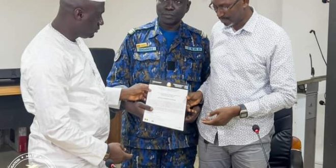 Guinée : Remise du rapport d’inventaire des matériels électoraux de l’ancienne CENI au ministre Mory Condé