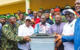 Coopération Sud-Sud: la Guinée prête environs 11 000 urnes électorales à la Sierra Léone
