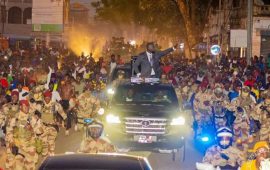 Guinée: de retour de Turquie, Mamadi Doumbouya accueilli en héros à Conakry