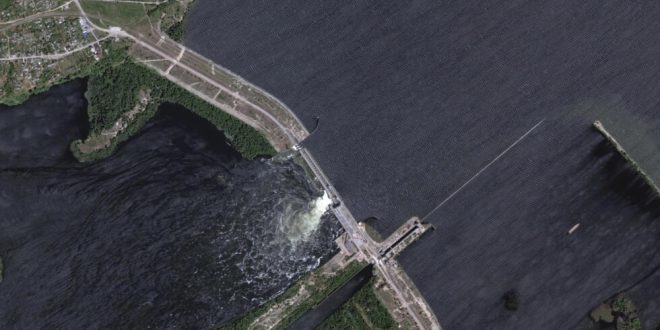 Kakhovka  L’Ukraine et la Russie s’accusent mutuellement d’avoir partiellement détruit le barrage de Kakhovka