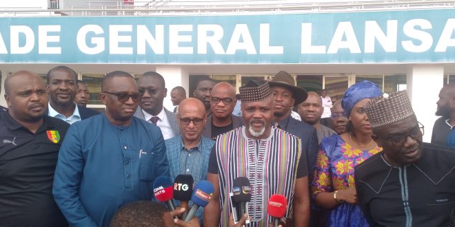 Guinée/Football : le Ministre des sports, Lansana Béa Diallo lance les travaux de renovation du stade Général Lansana Conté de Nongo