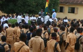 Guinée/ Éducation : les citoyens saluent les nouvelles mesures prisent par les autorités concernant le mode vestimentaire des élèves dans les écoles
