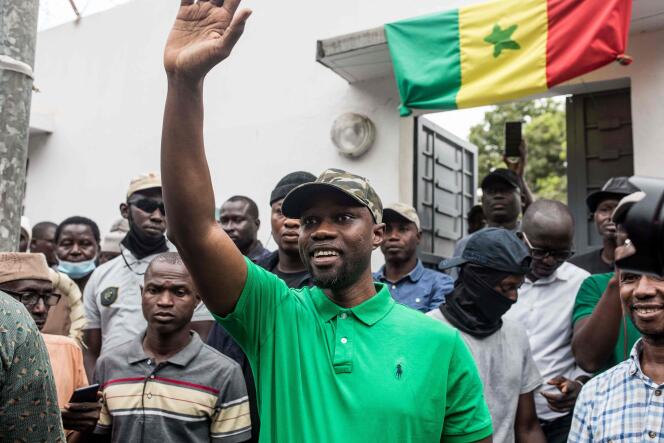 Sonko a déposé sa candidature à la présidentielle sénégalaise au Conseil constitutionnel