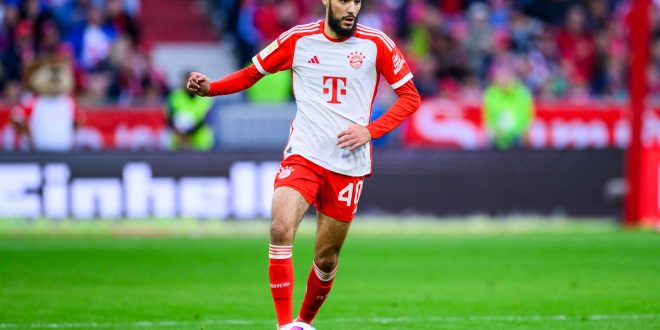 Bundesliga: Blessé, Mazraoui ne jouera pas les prochains matchs avec le Bayern