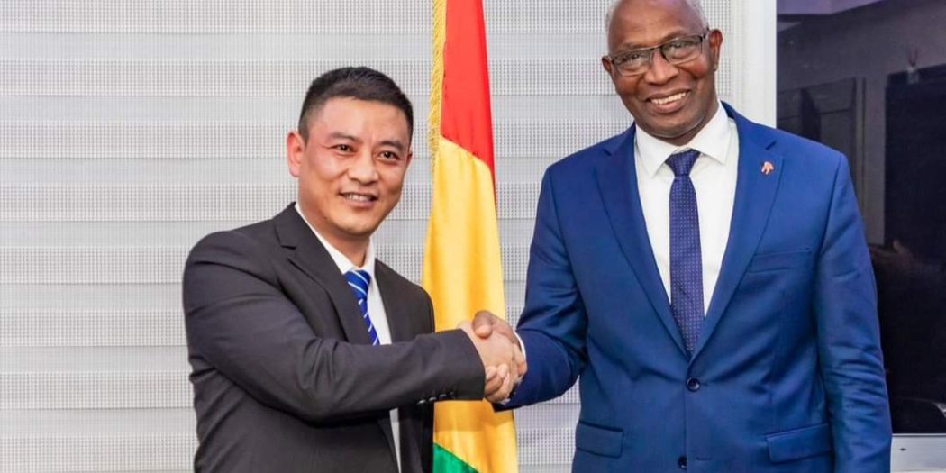 Guinée: le Premier Ministre a reçu le Directeur général de China EAST HOPE INDUSTRY