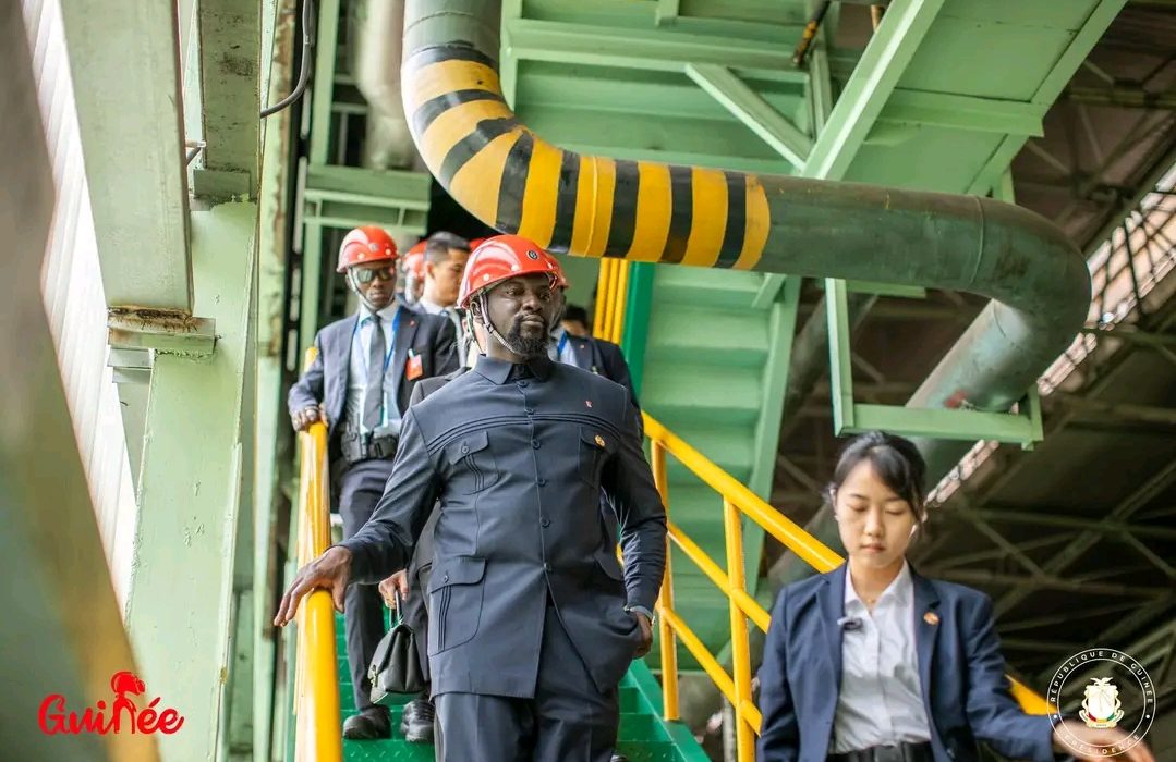 Renforcement du partenariat stratégique dans le cadre du mégaprojet de Simandou : le Chef de l’État et la Première Dame visitent les installations du numéro un mondial de l’acier Baowu Steel à Shanghai en marge du FOCAC