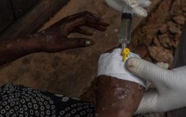 Mpox: les premiers vaccins arrivés en RDC, épicentre de l’épidémie