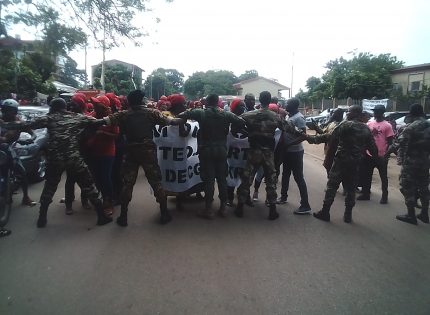 Bourse du travail : Les  travailleurs manifestants   du Port Autonome de Conakry  dispersés  par  des forces de l’ordre