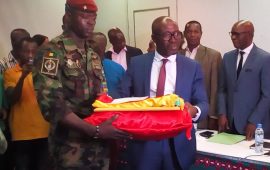 Pour avoir sauvé la vie d’un enfant de trois(3) ans : Un Militaire et   Civil Guinéen  récompensés  par le gouvernement