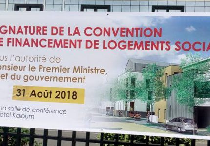 Logements sociaux à Conakry: le gouvernement guinéen signe une convention avec des banques