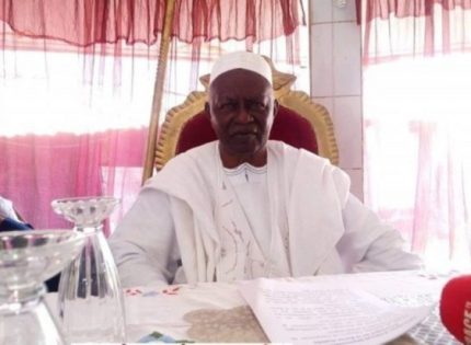 Le Kountigui El Hadj Mamoudou Soumah : « Ce n’est pas l’administration publique  qui installe le Kountigui. Mais ce sont les autorités morales  de la région qui installent un Kountigui. Donc, El Hadj Sekouna Soumah, c’est l’administration  centrale qui  l’a  installé à Kindia ».