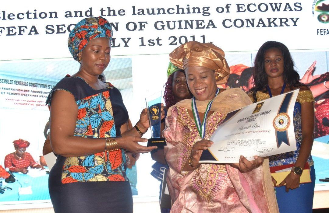 Rencontre de la FEFA CEDEAO 2019 : Mme Fatoumata  Hann, distinguée  Meilleure Entrepreneure Africaine de l’année  par la Première Dame de la sierra Leone