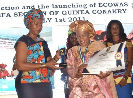 Rencontre de la FEFA CEDEAO 2019 : Mme Fatoumata  Hann, distinguée  Meilleure Entrepreneure Africaine de l’année  par la Première Dame de la sierra Leone