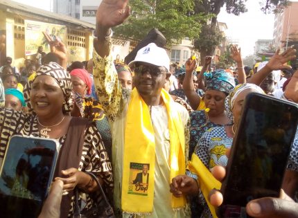 Élections législatives 2020 : Les femmes du Marché Niger soutiennent le Candidat Uninominal du RPG à Kaloum