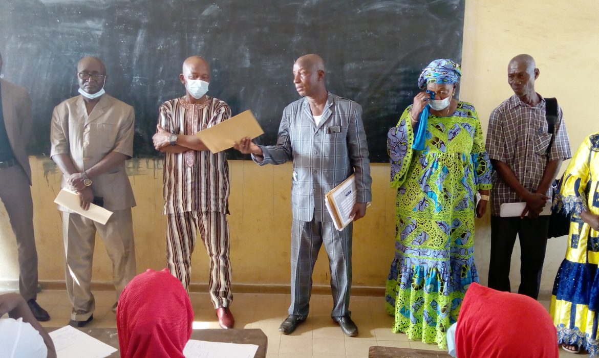 Conakry :Des premières épreuves du concours d’admission dans les Écoles professionnelles lancées par Michel Koivogui