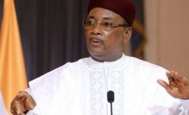 Niger : Mahamadou Issoufou se dit fier d’être le 1er président démocratiquement élu à transmettre le pouvoir