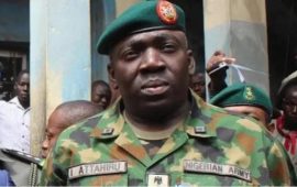 Nigéria: le chef d’état-major de l’armée, le général Attahiru, meurt dans un accident d’avion