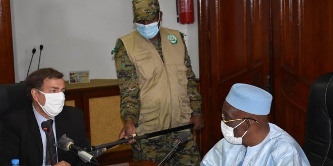 Guinée/Actualisation de la Réforme du Secteur de la Sécurité : le ministre de la défense échange avec le Représentant résident PNUD