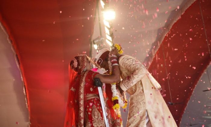 Inde : une jeune femme décède le jour de son mariage, le marié épouse sa sœur à la place