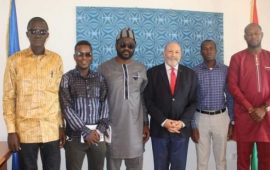 Transition en Guinée : Rencontre entre le Chef de la délégation de l’UE et la Coordination Nationale du FNDC