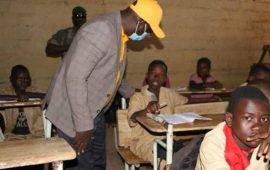 Guinée/Interdiction de l’usage des téléphones aux heures de cours, le Ministre HAWING se félicite de l’application de la décision