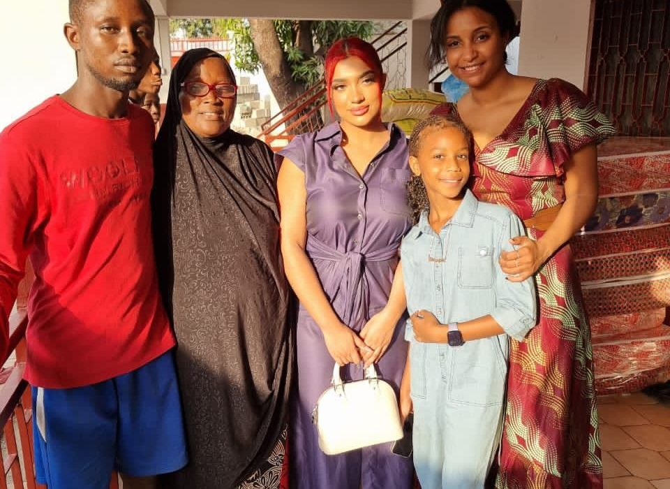 Guinée-Humanitaire: Une portugaise offre des vivres et Matériels didactiques à l’Orphelinat ‘’ ’La voix des sans voix’’ de Hamdallaye