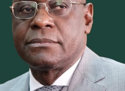 Guinée : L’ancien gouverneur de la BCRG, Louceny Nabé déposé à la sureté de Conakry pour une affaire de 4 milliards
