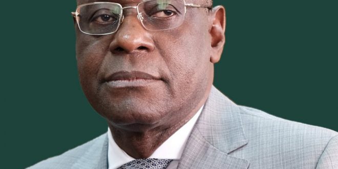 Guinée : L’ancien gouverneur de la BCRG, Louceny Nabé déposé à la sureté de Conakry pour une affaire de 4 milliards