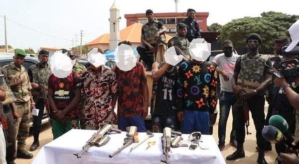Guinée: Cinq (5) présumés bandits dans les filets de la BAC 15 et de la police de Coyah