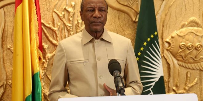 Guinée: L’ex-président Alpha Condé autorisé à quitter le pays une fois de plus