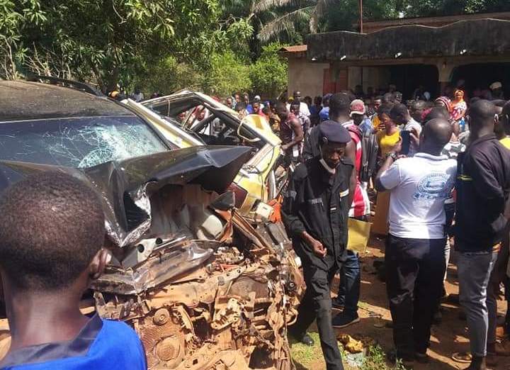 Boké : le cortège du ministre de la sécurité entre en collision avec un taxi, 8 morts et 5 blessés  à Kolaboui