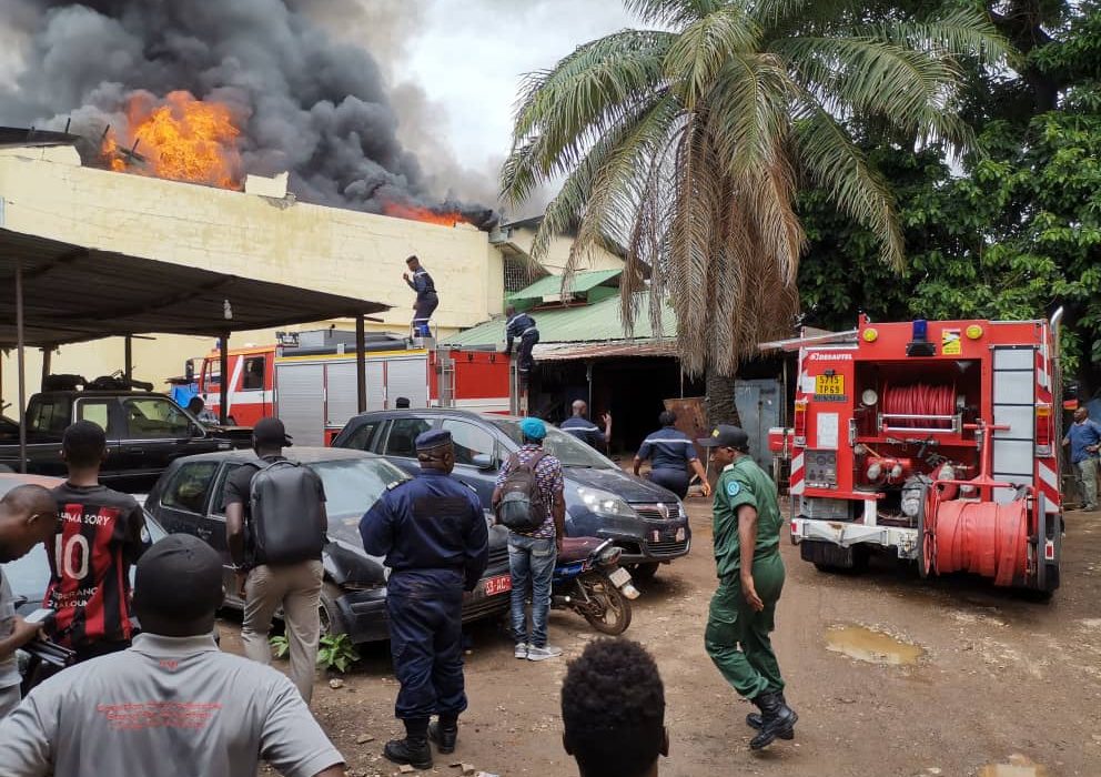 Urgent : Incendie à LIPCO (Kaloum)