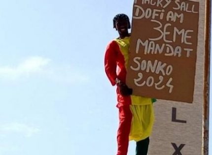 Sénégal: journée de revendications sous tension, des chefs religieux s’inquiètent