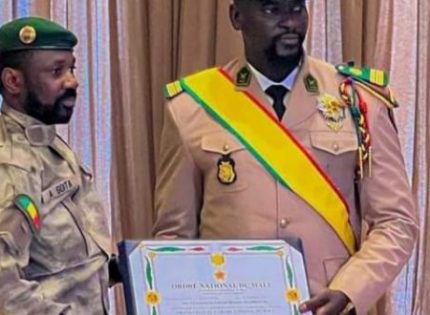 Bamako: le Colonel Mamadi Doumbouya élevé à la dignité de Grand Croix