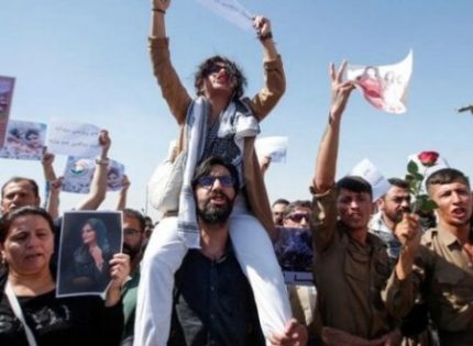 Iran: des dizaines de morts et des centaines de personnes arrêtées lors des manifestations