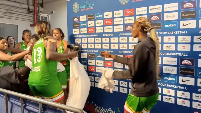 Mondial de basket : deux joueuses Maliennes en viennent aux mains devant les caméras