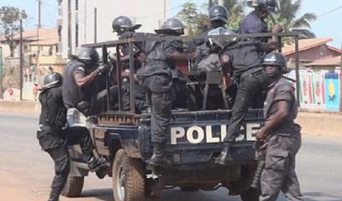 Mort par balle  d’un jeune  à  Kipé:  Le Ministre de la justice  ordonne  des poursuites judiciaires  contre  10 agents de la police