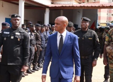 Plusieurs responsables de la police ont été demis de leurs fonctions par le ministre de la Sécurité et de la Protection Civile, Bachir Diallo