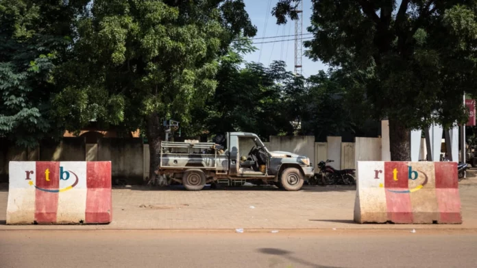 Burkina: tensions à Ouagadougou en même temps qu’un «mouvement d’humeur» de soldats à Po